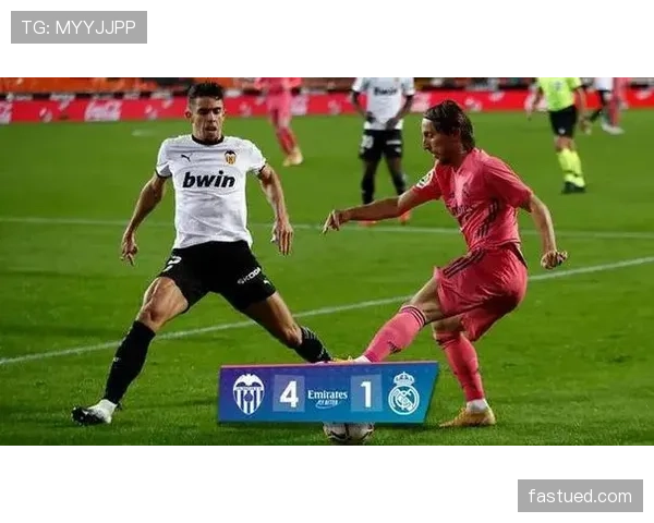 加亚技术特点解析：左路攻防稳健、传中精准与位置感出色